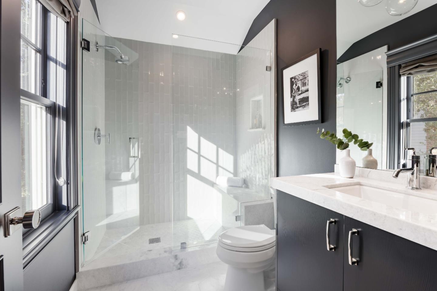 Detail Gallery Image 19 of 43 For 132 Elm Ave, Burlingame,  CA 94010 - 4 Beds | 5/1 Baths