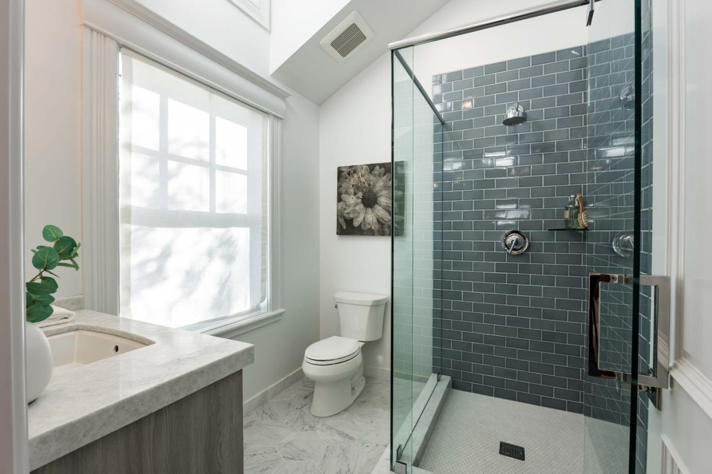Detail Gallery Image 22 of 43 For 132 Elm Ave, Burlingame,  CA 94010 - 4 Beds | 5/1 Baths