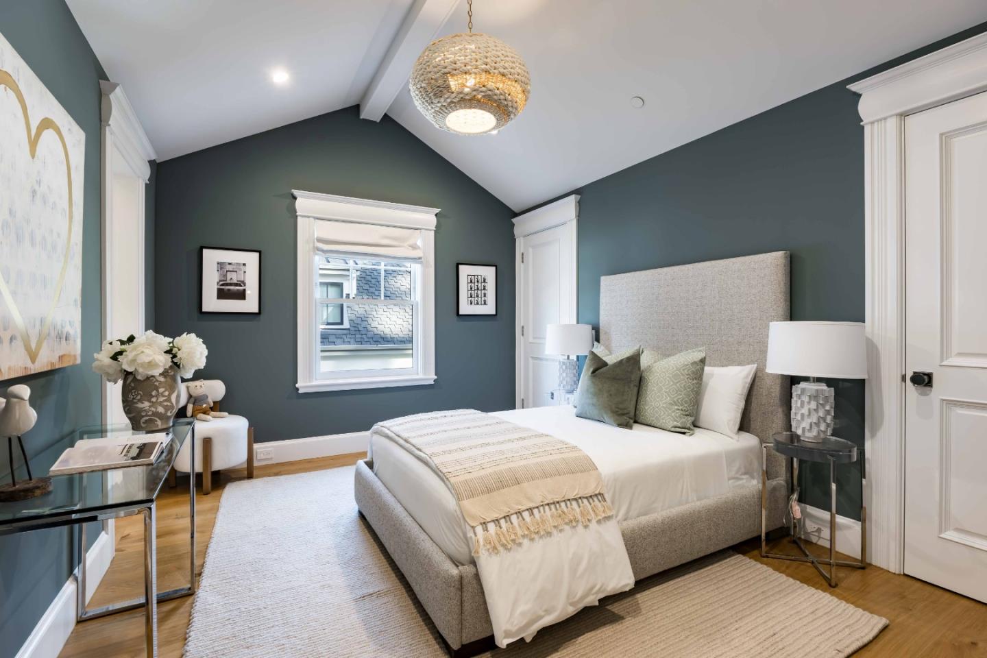 Detail Gallery Image 23 of 43 For 132 Elm Ave, Burlingame,  CA 94010 - 4 Beds | 5/1 Baths
