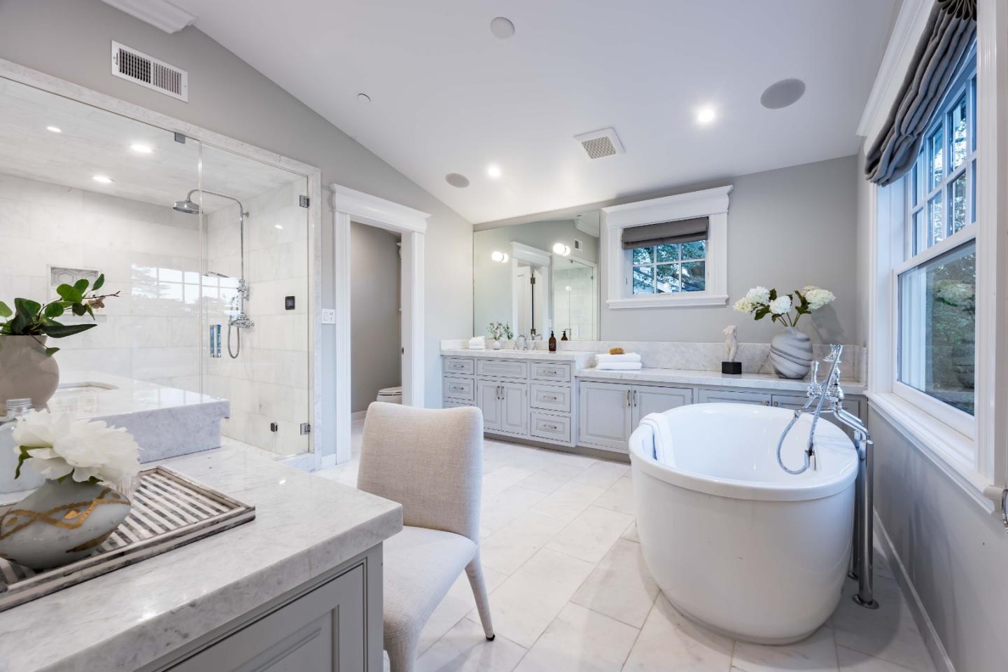 Detail Gallery Image 28 of 43 For 132 Elm Ave, Burlingame,  CA 94010 - 4 Beds | 5/1 Baths