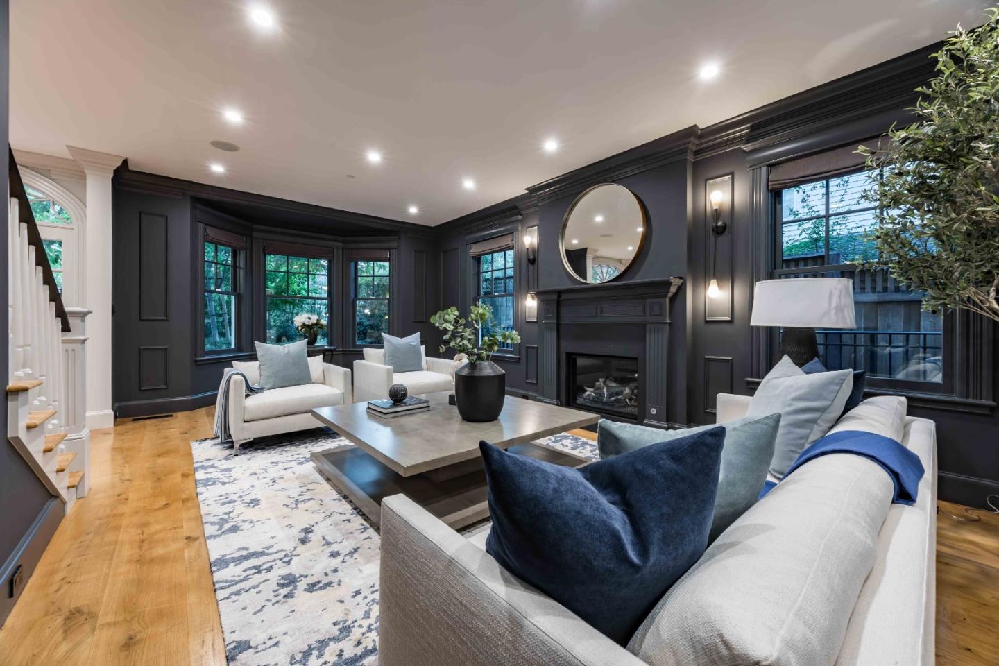 Detail Gallery Image 3 of 43 For 132 Elm Ave, Burlingame,  CA 94010 - 4 Beds | 5/1 Baths