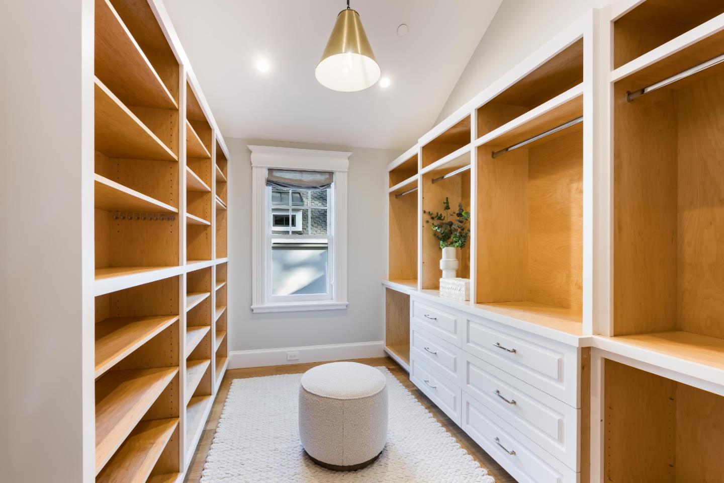 Detail Gallery Image 30 of 43 For 132 Elm Ave, Burlingame,  CA 94010 - 4 Beds | 5/1 Baths
