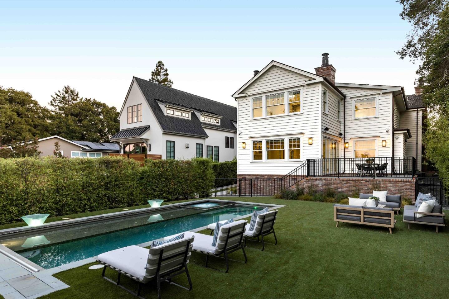 Detail Gallery Image 35 of 43 For 132 Elm Ave, Burlingame,  CA 94010 - 4 Beds | 5/1 Baths