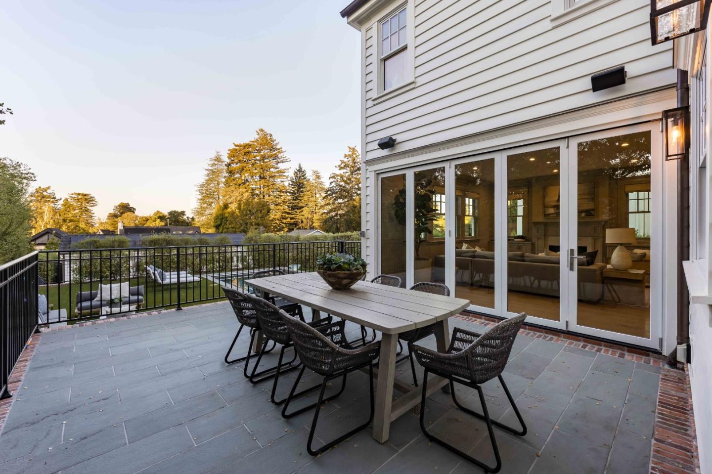 Detail Gallery Image 39 of 43 For 132 Elm Ave, Burlingame,  CA 94010 - 4 Beds | 5/1 Baths