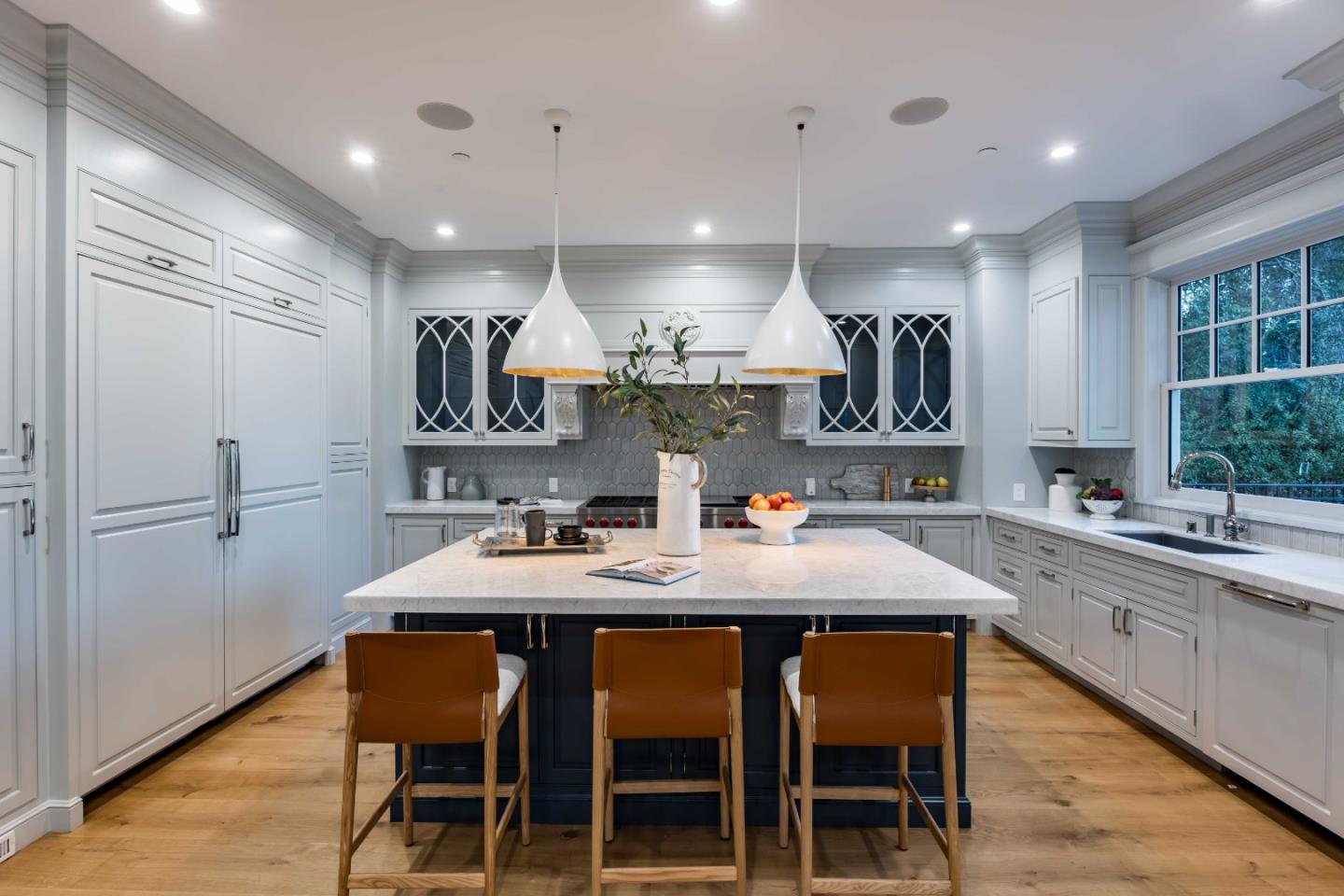 Detail Gallery Image 9 of 43 For 132 Elm Ave, Burlingame,  CA 94010 - 4 Beds | 5/1 Baths
