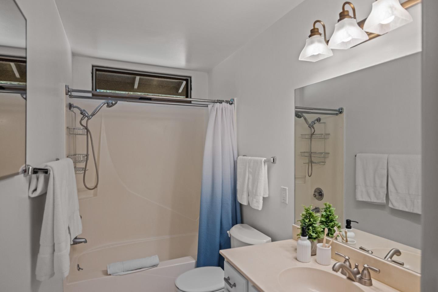 Detail Gallery Image 13 of 21 For 11660 Mccarthy Rd, Carmel Valley,  CA 93924 - 3 Beds | 2 Baths