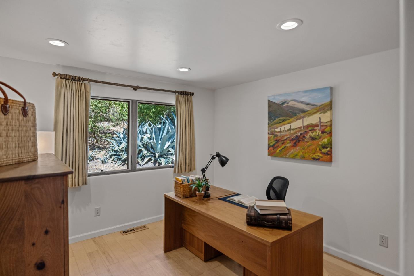Detail Gallery Image 14 of 21 For 11660 Mccarthy Rd, Carmel Valley,  CA 93924 - 3 Beds | 2 Baths