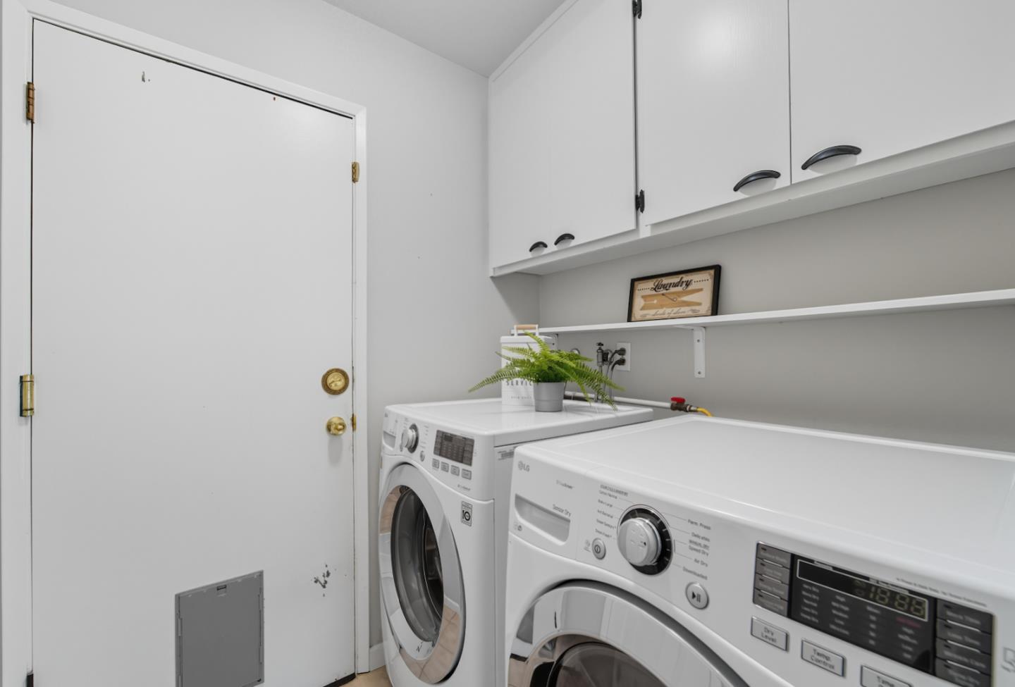 Detail Gallery Image 21 of 27 For 4460 Lahaina Way, San Jose,  CA 95118 - 4 Beds | 2/1 Baths