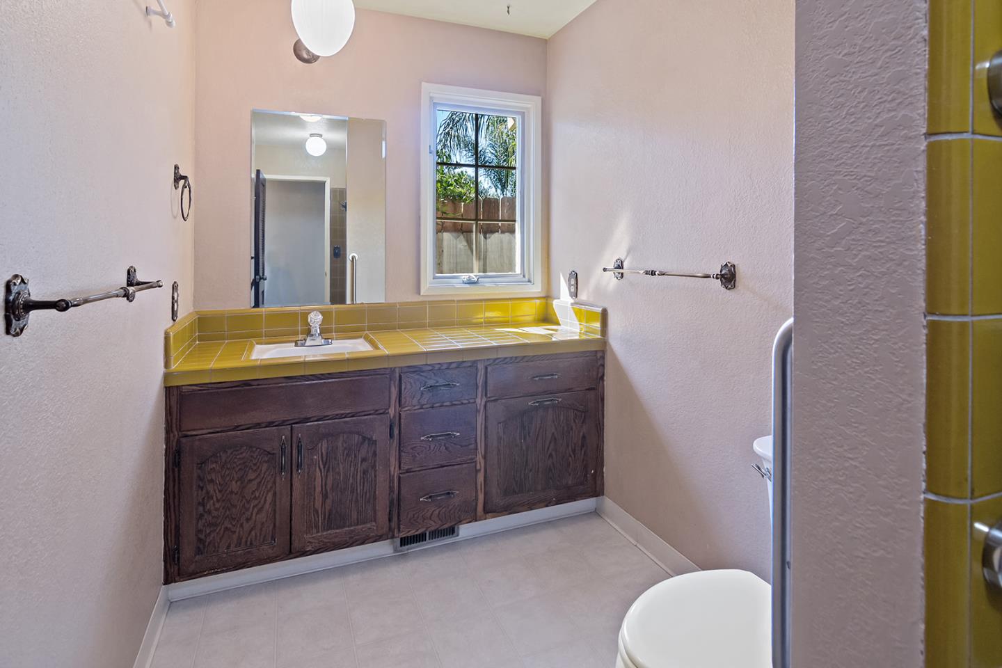 Detail Gallery Image 19 of 35 For 225 Rio Vista Dr, King City,  CA 93930 - 3 Beds | 2 Baths