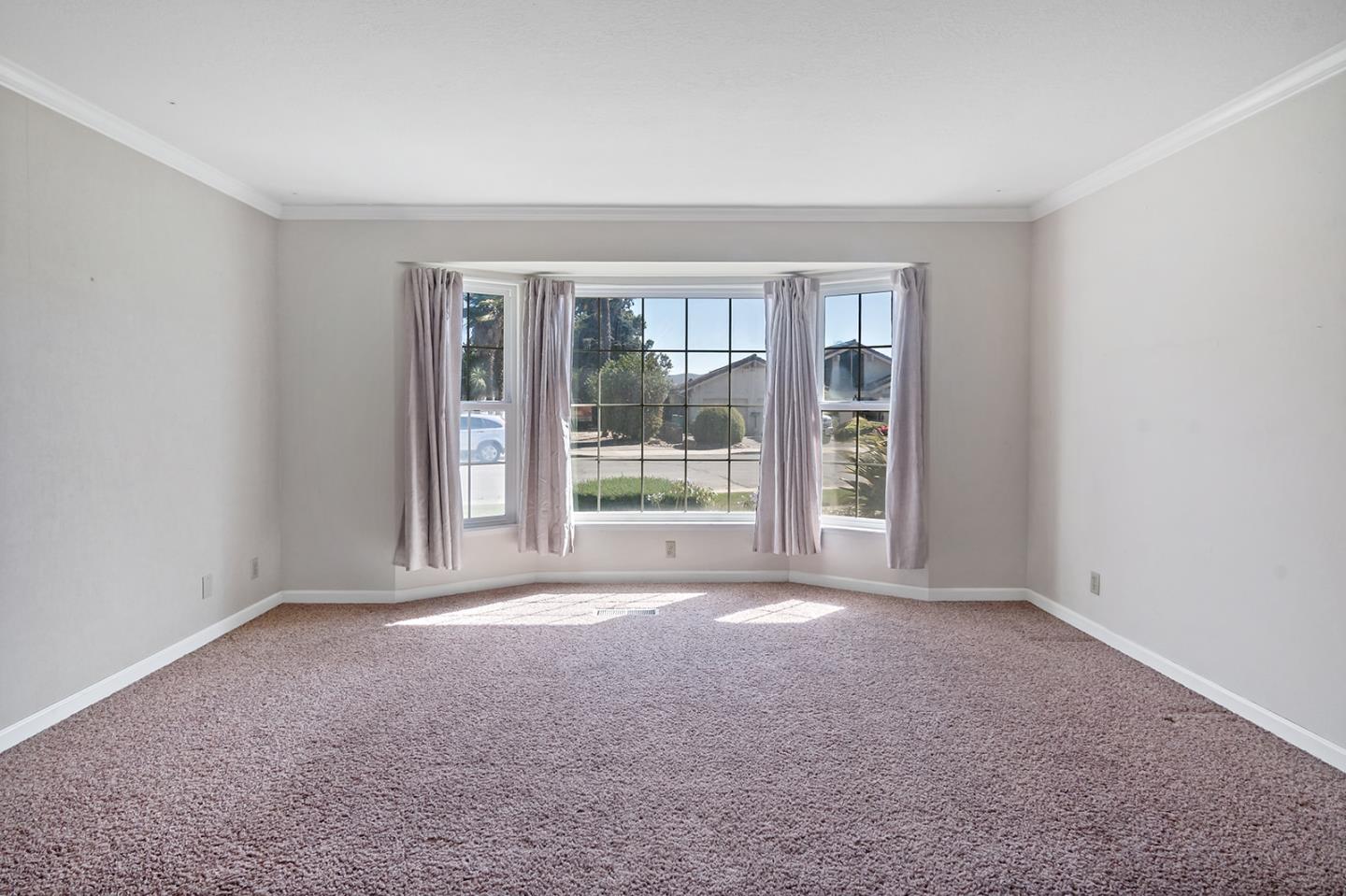 Detail Gallery Image 5 of 35 For 225 Rio Vista Dr, King City,  CA 93930 - 3 Beds | 2 Baths