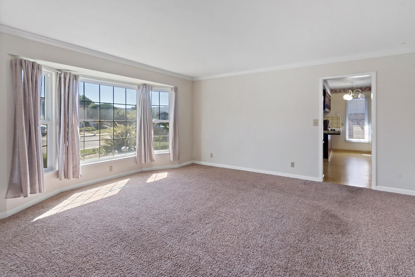 Detail Gallery Image 6 of 35 For 225 Rio Vista Dr, King City,  CA 93930 - 3 Beds | 2 Baths