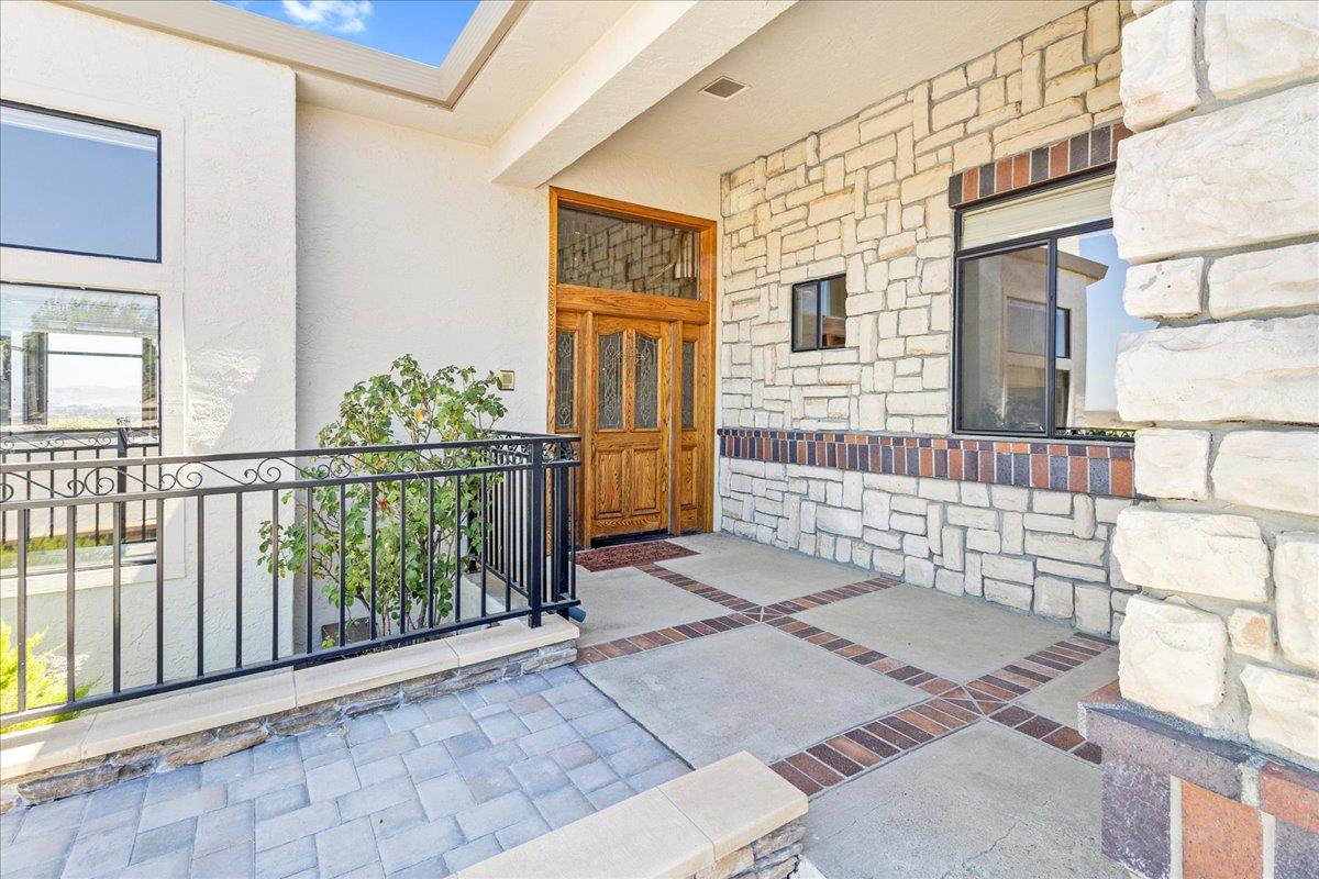 Detail Gallery Image 10 of 78 For 275 Nicholson Dr, Hollister,  CA 95023 - 4 Beds | 3 Baths