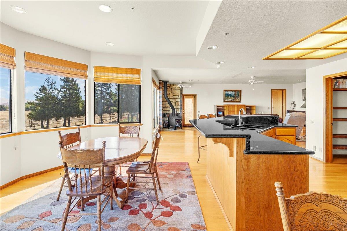 Detail Gallery Image 16 of 78 For 275 Nicholson Dr, Hollister,  CA 95023 - 4 Beds | 3 Baths