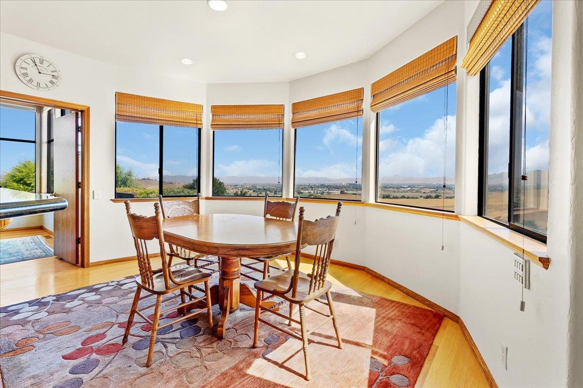 Detail Gallery Image 17 of 78 For 275 Nicholson Dr, Hollister,  CA 95023 - 4 Beds | 3 Baths