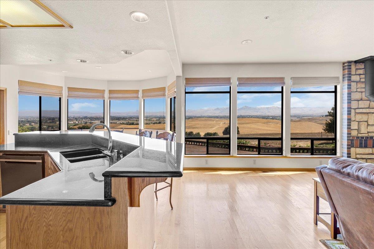 Detail Gallery Image 18 of 78 For 275 Nicholson Dr, Hollister,  CA 95023 - 4 Beds | 3 Baths