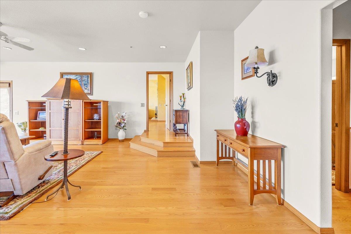 Detail Gallery Image 25 of 78 For 275 Nicholson Dr, Hollister,  CA 95023 - 4 Beds | 3 Baths