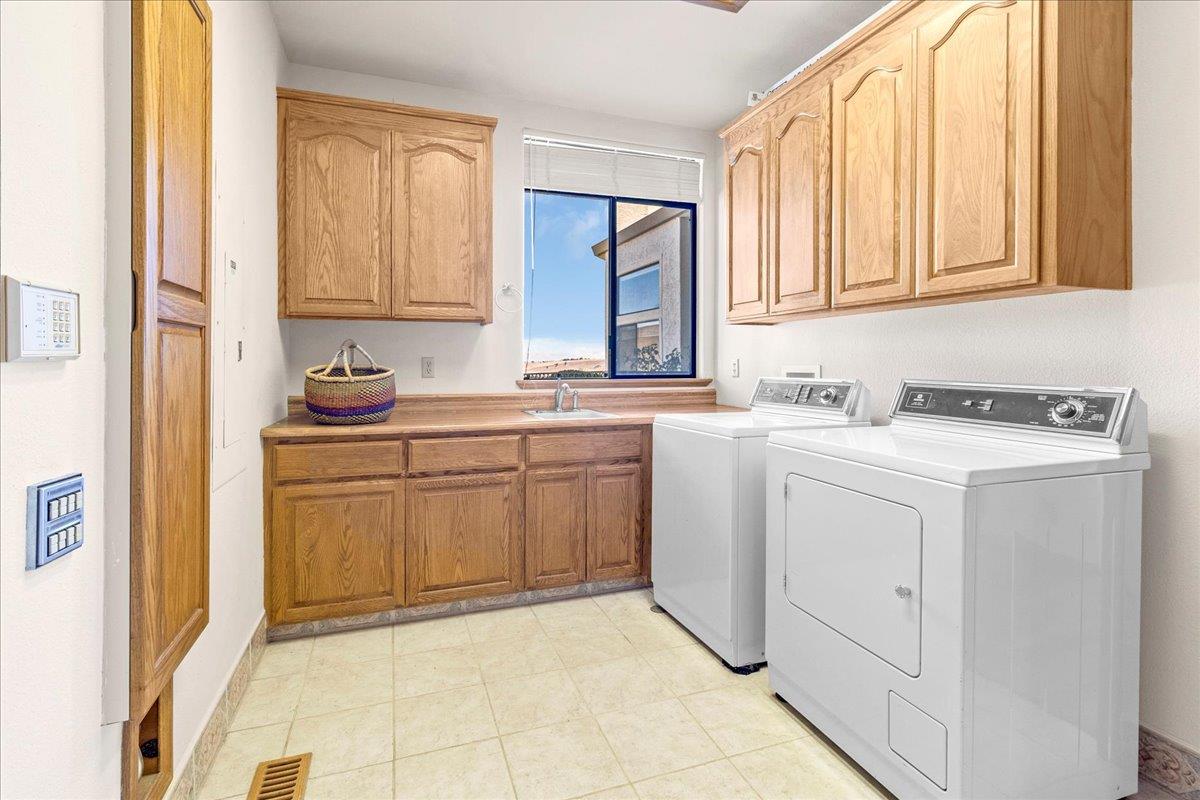 Detail Gallery Image 36 of 78 For 275 Nicholson Dr, Hollister,  CA 95023 - 4 Beds | 3 Baths