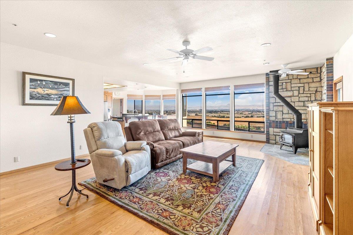Detail Gallery Image 37 of 78 For 275 Nicholson Dr, Hollister,  CA 95023 - 4 Beds | 3 Baths