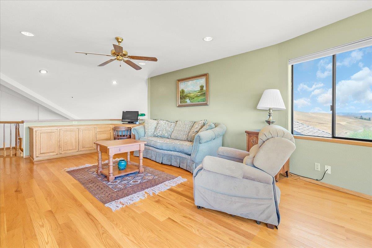 Detail Gallery Image 39 of 78 For 275 Nicholson Dr, Hollister,  CA 95023 - 4 Beds | 3 Baths