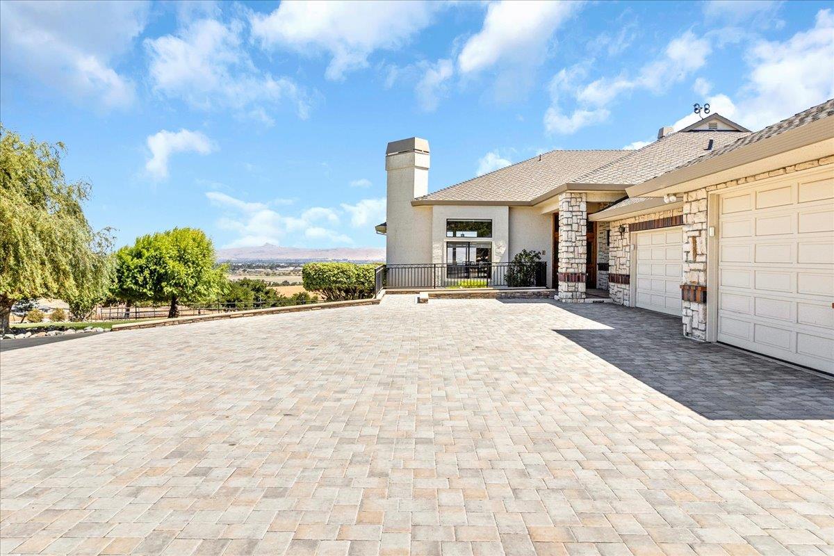 Detail Gallery Image 7 of 78 For 275 Nicholson Dr, Hollister,  CA 95023 - 4 Beds | 3 Baths