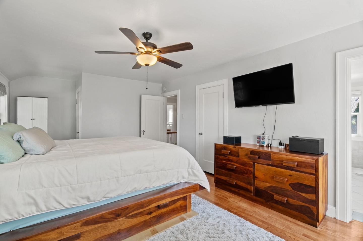 Detail Gallery Image 21 of 49 For 327 Crest Dr, San Jose,  CA 95127 - 4 Beds | 2/1 Baths