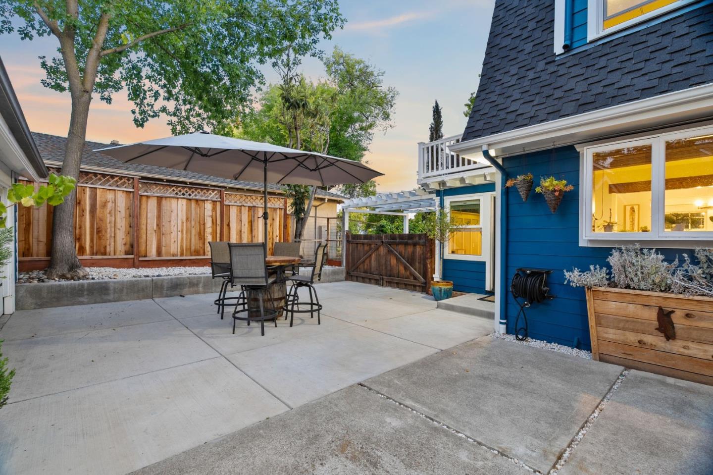 Detail Gallery Image 36 of 49 For 327 Crest Dr, San Jose,  CA 95127 - 4 Beds | 2/1 Baths