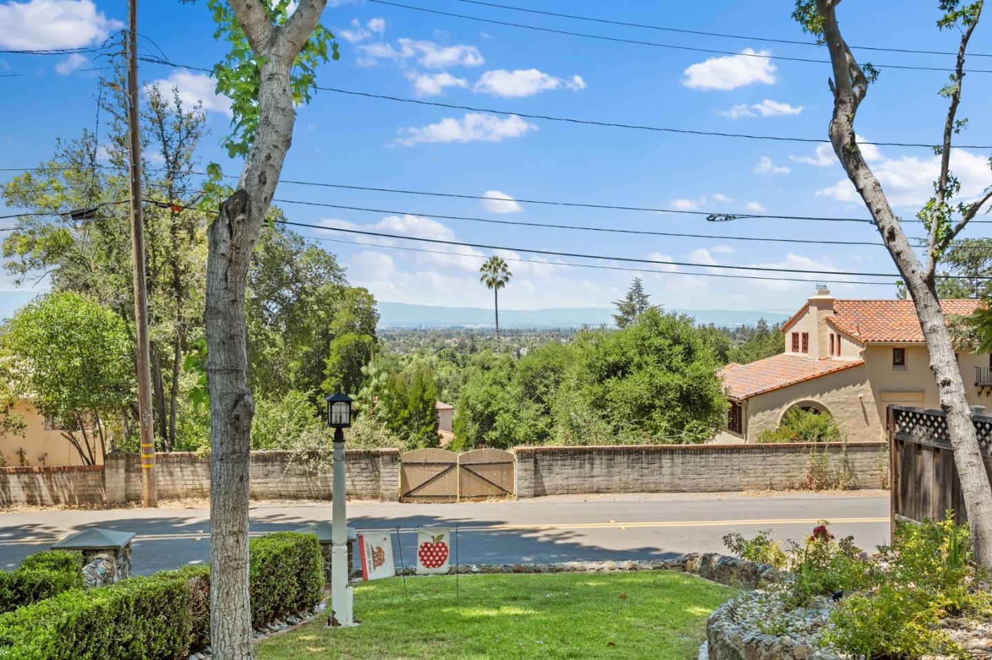 Detail Gallery Image 43 of 49 For 327 Crest Dr, San Jose,  CA 95127 - 4 Beds | 2/1 Baths