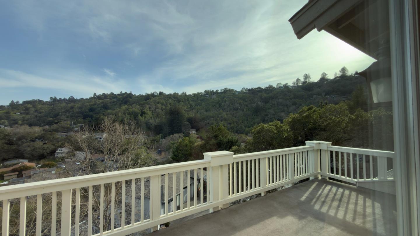 Detail Gallery Image 12 of 51 For 43 Baywood Ter, San Rafael,  CA 94901 - 4 Beds | 3/1 Baths