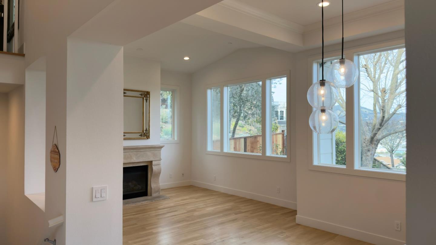 Detail Gallery Image 20 of 51 For 43 Baywood Ter, San Rafael,  CA 94901 - 4 Beds | 3/1 Baths