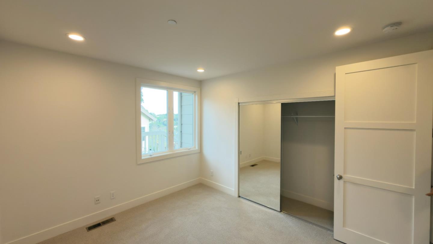 Detail Gallery Image 30 of 51 For 43 Baywood Ter, San Rafael,  CA 94901 - 4 Beds | 3/1 Baths