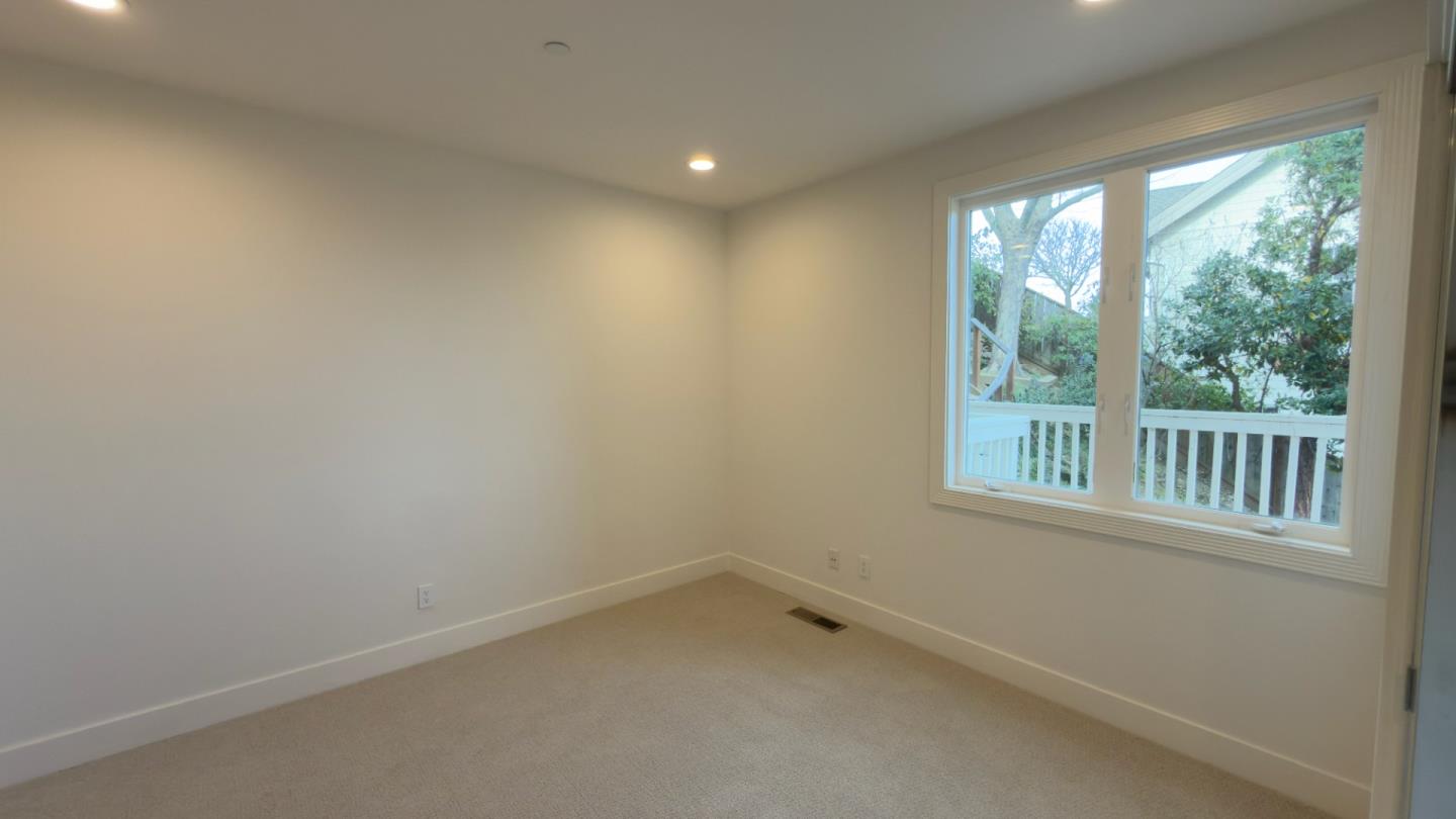 Detail Gallery Image 33 of 51 For 43 Baywood Ter, San Rafael,  CA 94901 - 4 Beds | 3/1 Baths