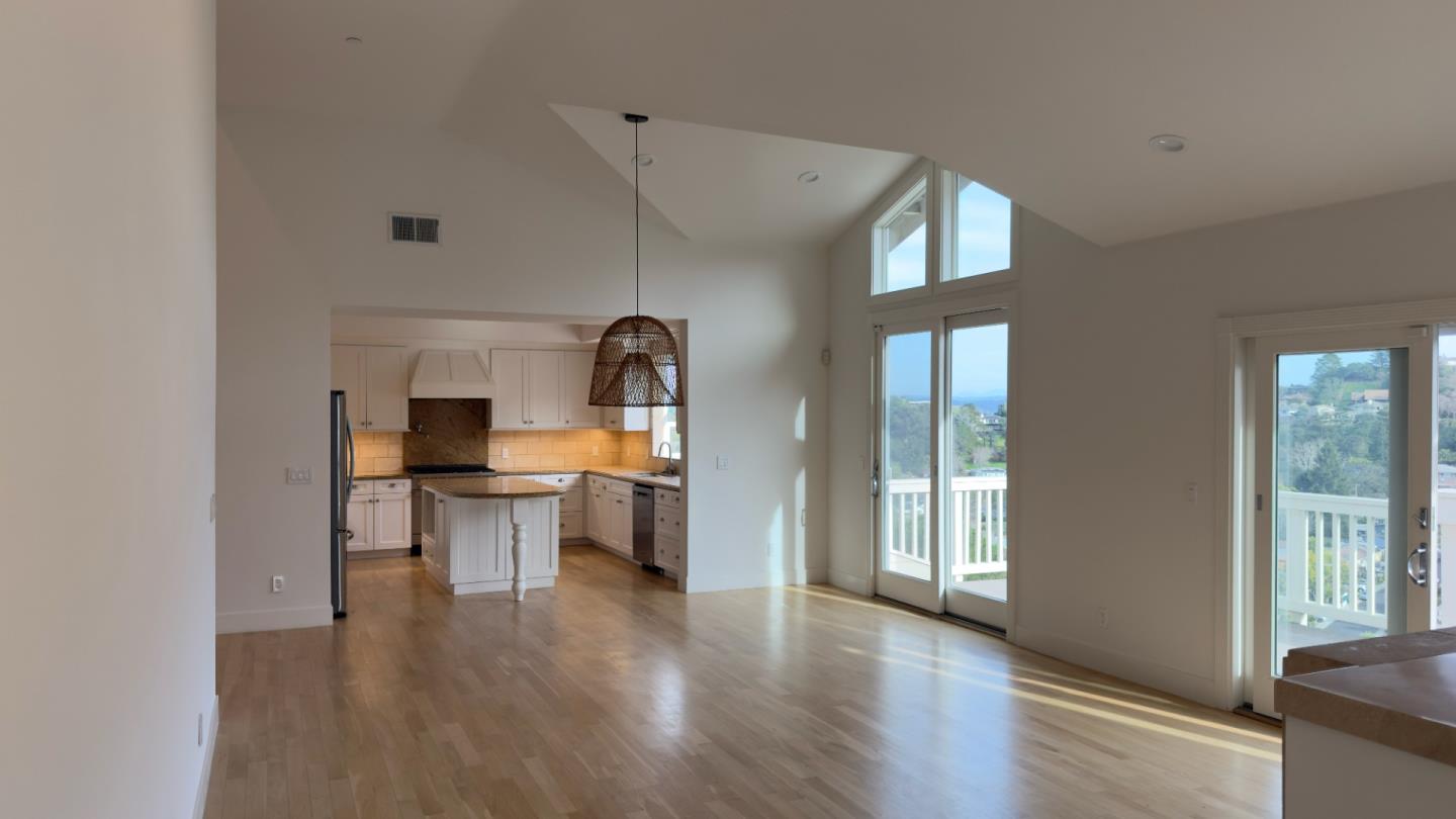 Detail Gallery Image 7 of 51 For 43 Baywood Ter, San Rafael,  CA 94901 - 4 Beds | 3/1 Baths