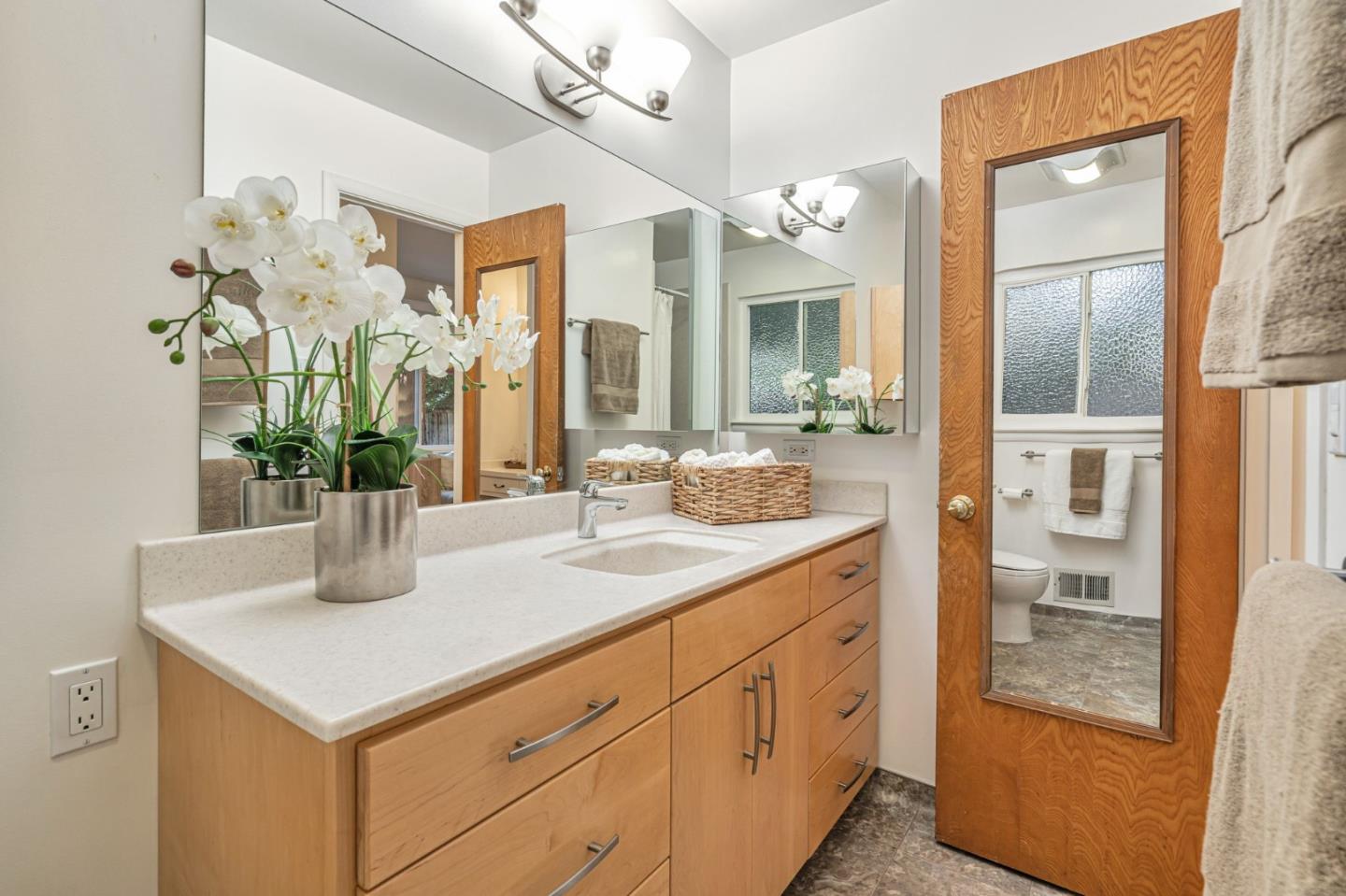 Detail Gallery Image 23 of 52 For 1635 Morton Ave, Los Altos,  CA 94024 - 3 Beds | 2 Baths