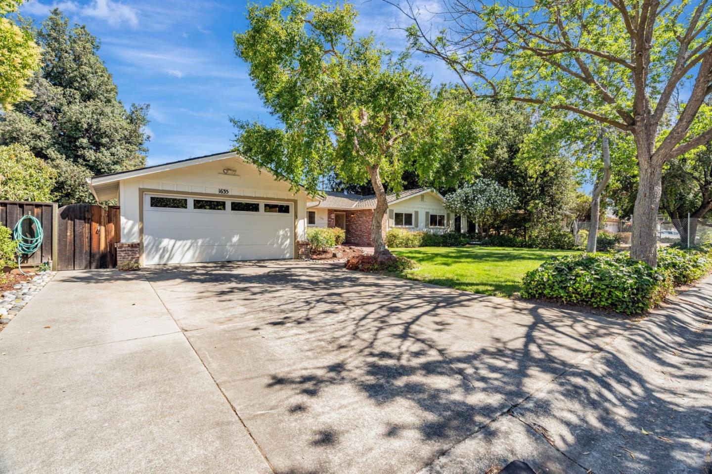 Detail Gallery Image 3 of 52 For 1635 Morton Ave, Los Altos,  CA 94024 - 3 Beds | 2 Baths