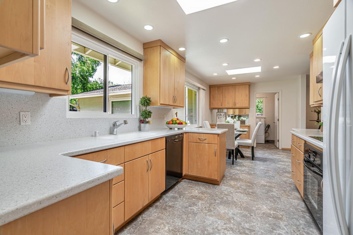 Detail Gallery Image 5 of 52 For 1635 Morton Ave, Los Altos,  CA 94024 - 3 Beds | 2 Baths
