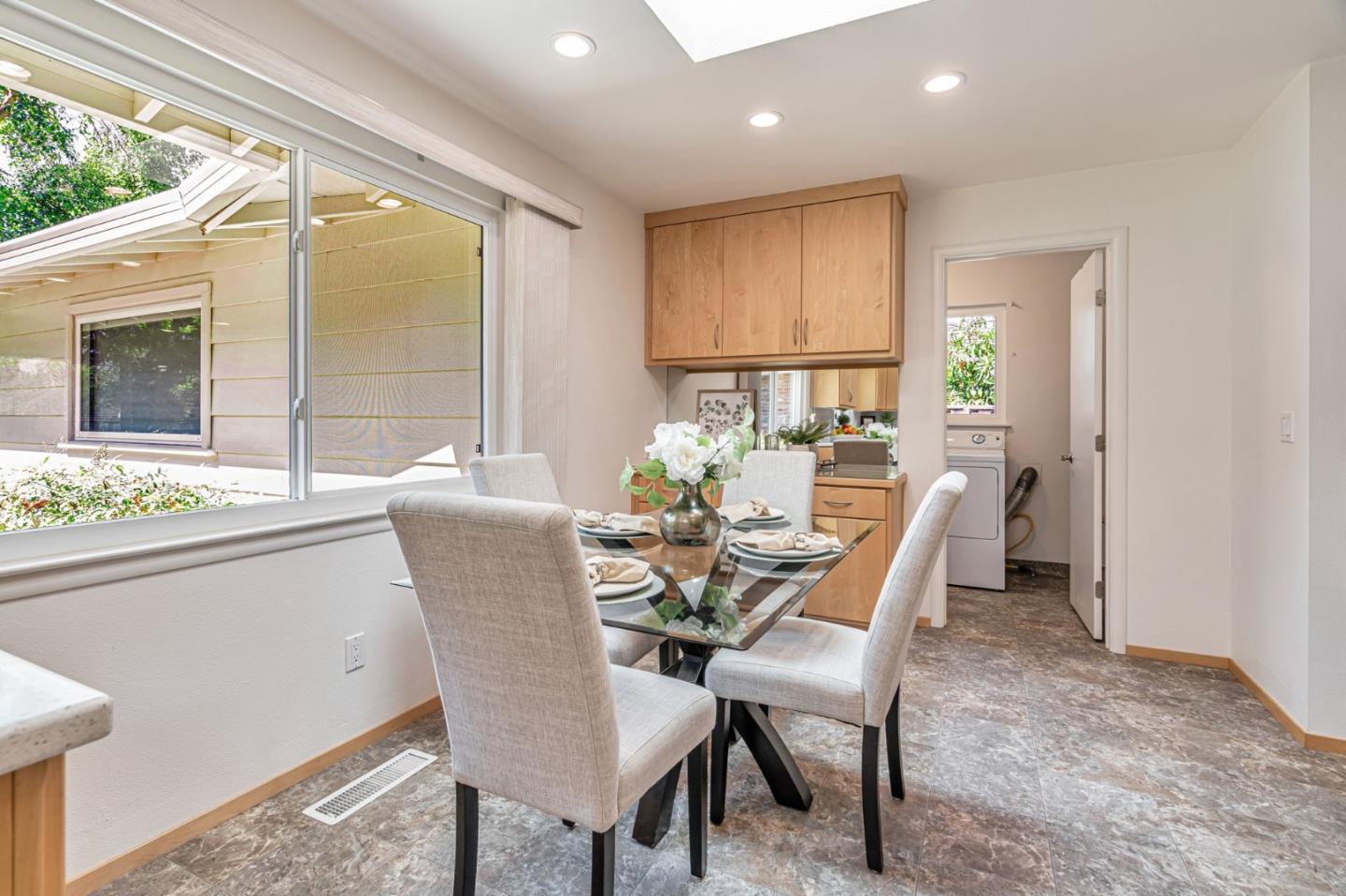 Detail Gallery Image 9 of 52 For 1635 Morton Ave, Los Altos,  CA 94024 - 3 Beds | 2 Baths