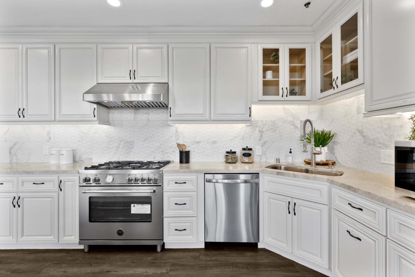 Detail Gallery Image 16 of 92 For 20394 Almaden Rd, San Jose,  CA 95120 - 4 Beds | 4 Baths