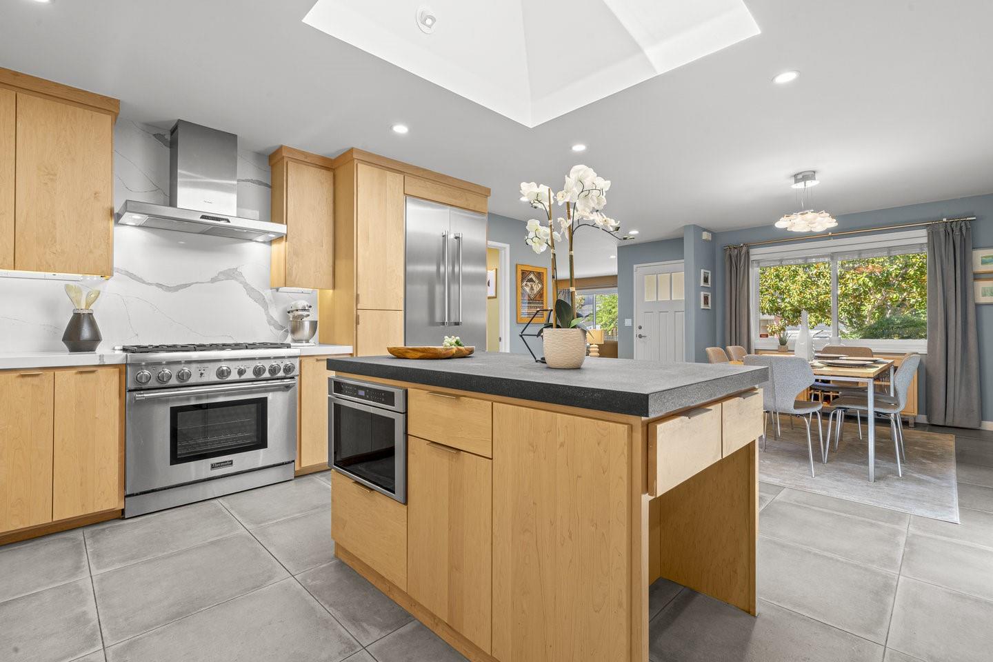 Detail Gallery Image 13 of 57 For 122 Belvale Dr, Los Gatos,  CA 95032 - 4 Beds | 2/1 Baths