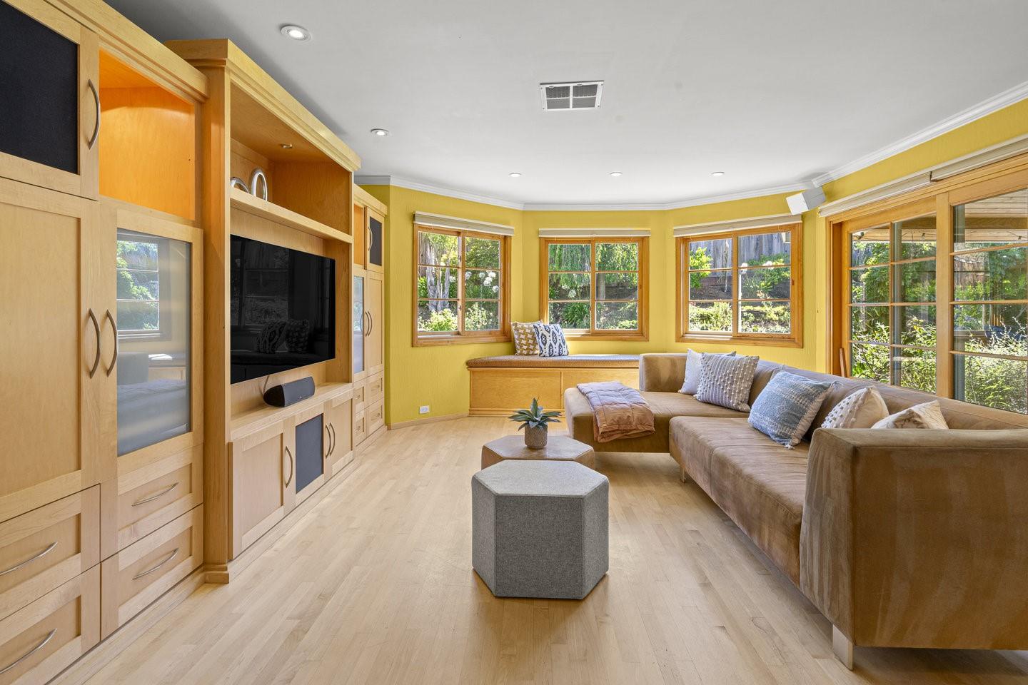 Detail Gallery Image 22 of 57 For 122 Belvale Dr, Los Gatos,  CA 95032 - 4 Beds | 2/1 Baths