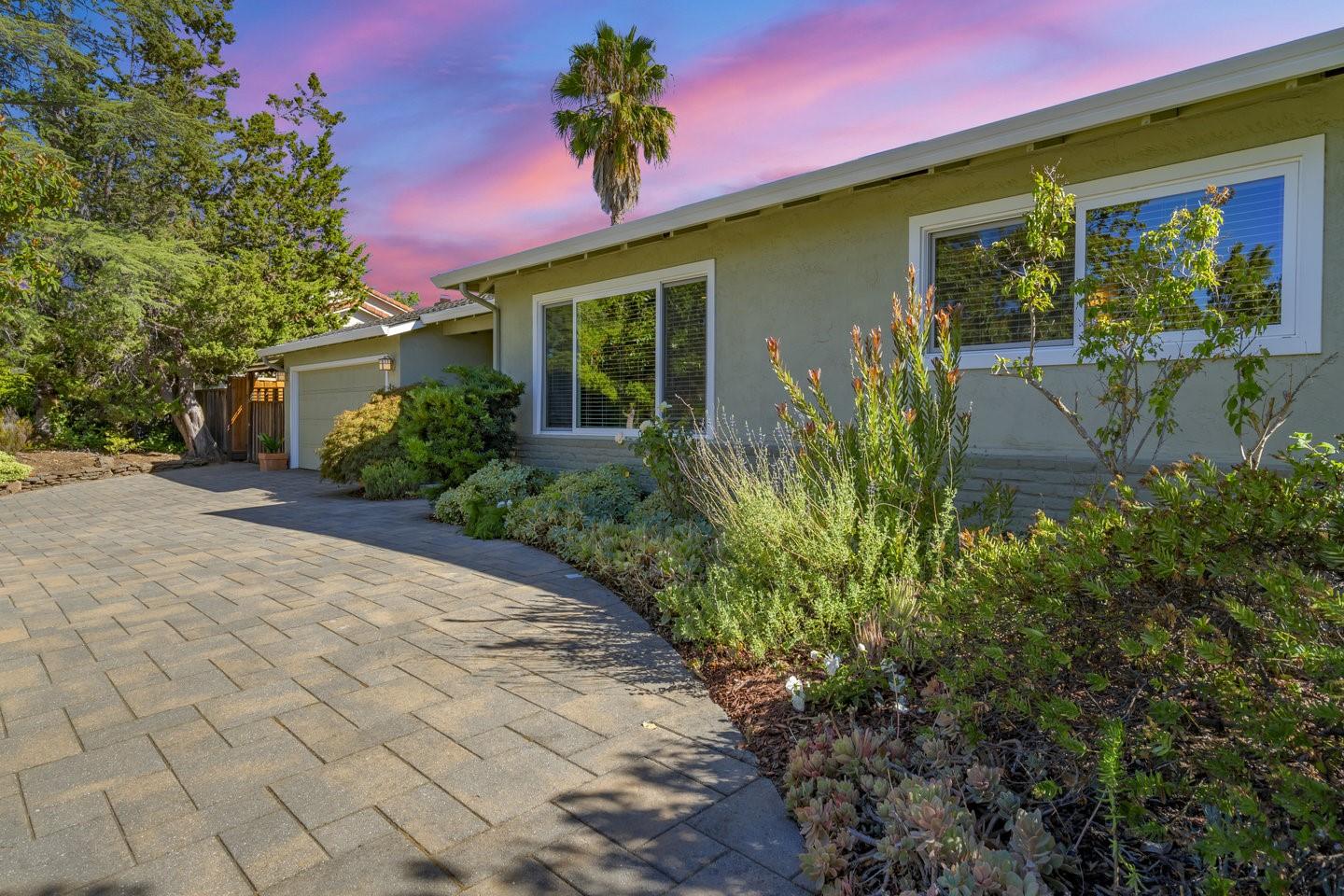 Detail Gallery Image 4 of 57 For 122 Belvale Dr, Los Gatos,  CA 95032 - 4 Beds | 2/1 Baths