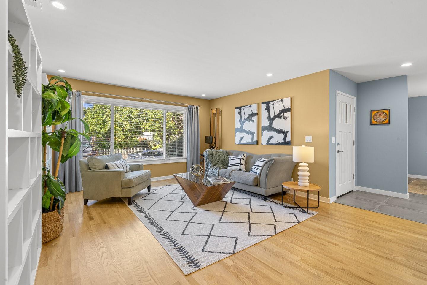 Detail Gallery Image 8 of 57 For 122 Belvale Dr, Los Gatos,  CA 95032 - 4 Beds | 2/1 Baths