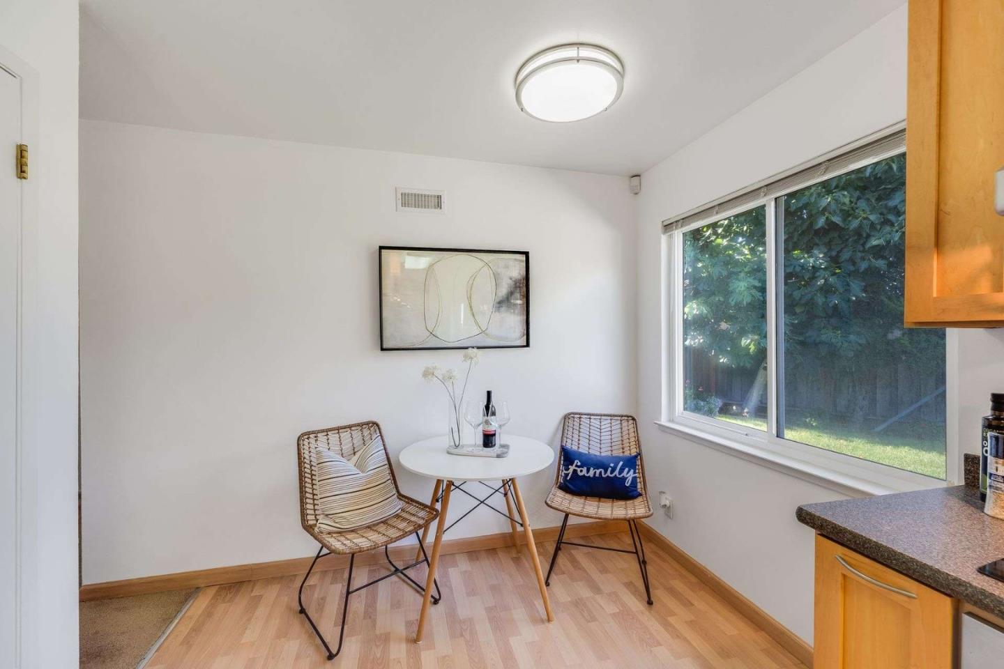 Detail Gallery Image 10 of 30 For 10400 Lindsay Ave, Cupertino,  CA 95014 - 3 Beds | 2 Baths