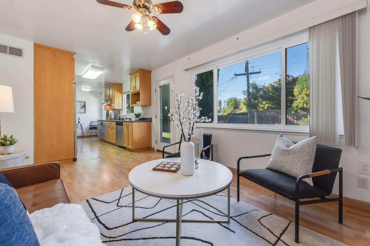 Detail Gallery Image 13 of 30 For 10400 Lindsay Ave, Cupertino,  CA 95014 - 3 Beds | 2 Baths