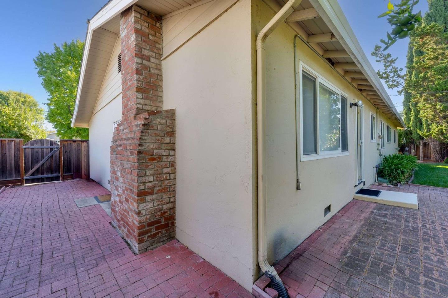 Detail Gallery Image 24 of 30 For 10400 Lindsay Ave, Cupertino,  CA 95014 - 3 Beds | 2 Baths