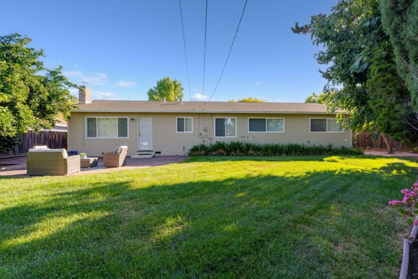 Detail Gallery Image 26 of 30 For 10400 Lindsay Ave, Cupertino,  CA 95014 - 3 Beds | 2 Baths