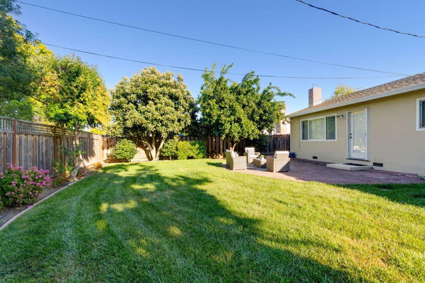 Detail Gallery Image 27 of 30 For 10400 Lindsay Ave, Cupertino,  CA 95014 - 3 Beds | 2 Baths