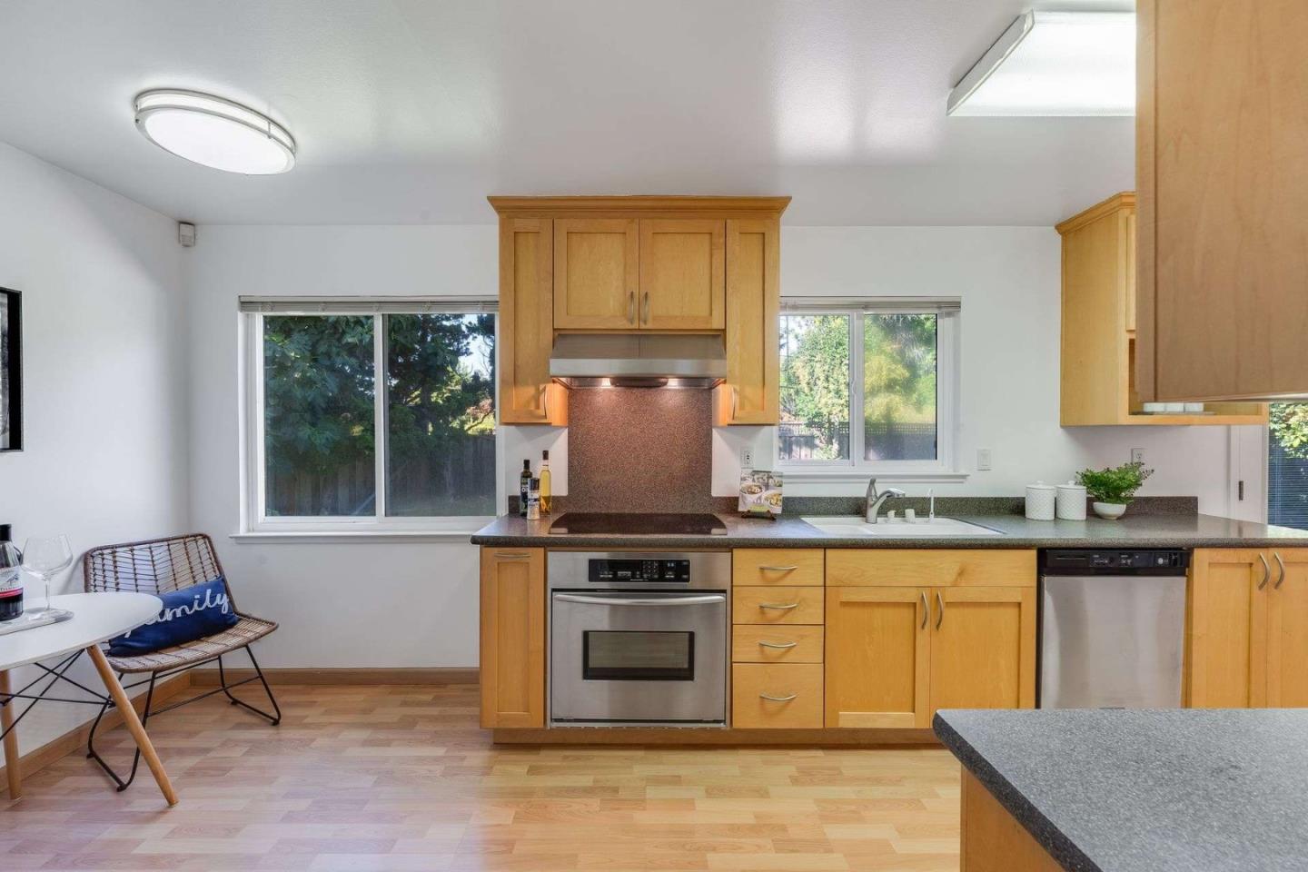Detail Gallery Image 9 of 30 For 10400 Lindsay Ave, Cupertino,  CA 95014 - 3 Beds | 2 Baths