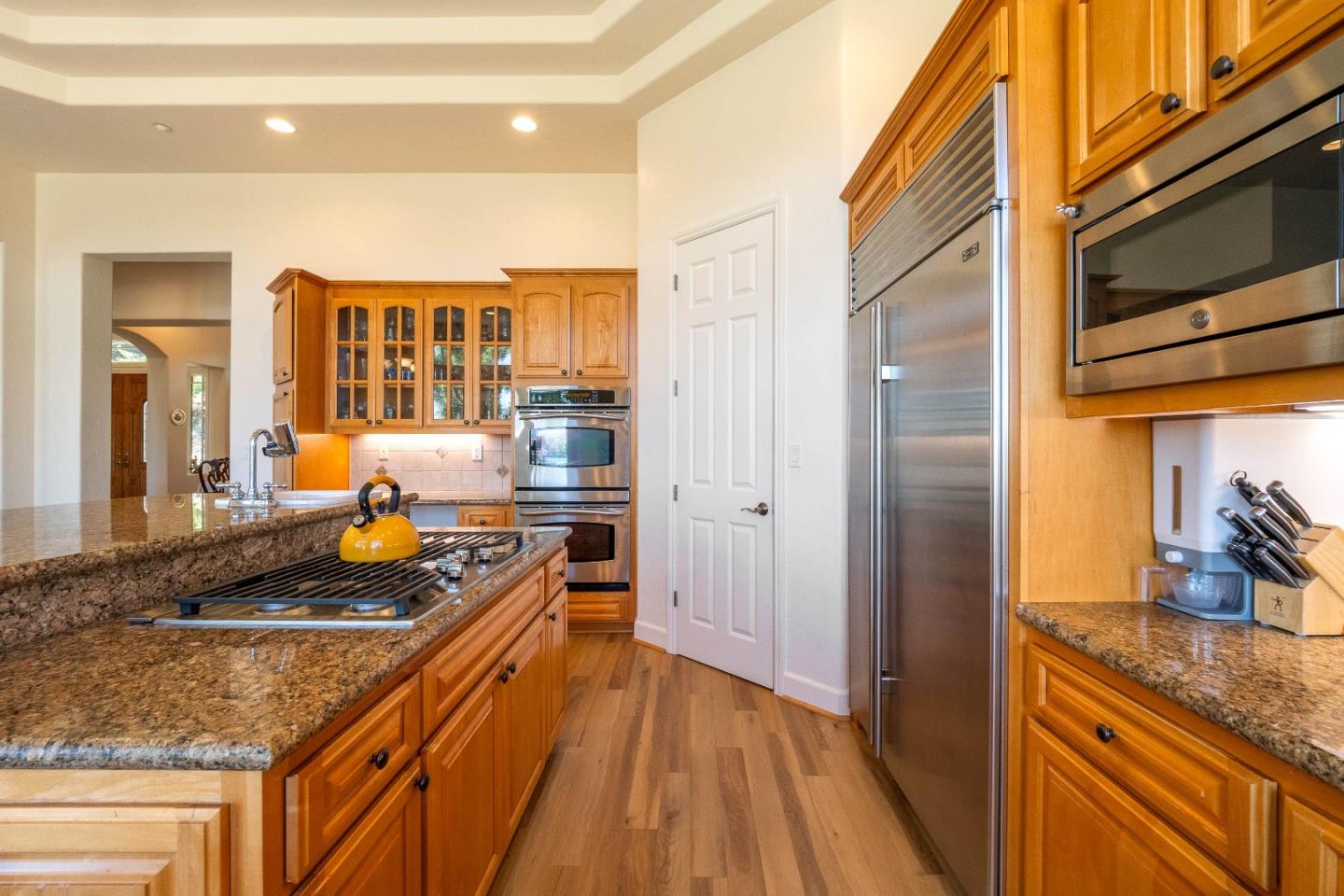 Detail Gallery Image 13 of 46 For 27812 Crowne Point Dr, Salinas,  CA 93908 - 4 Beds | 3/1 Baths