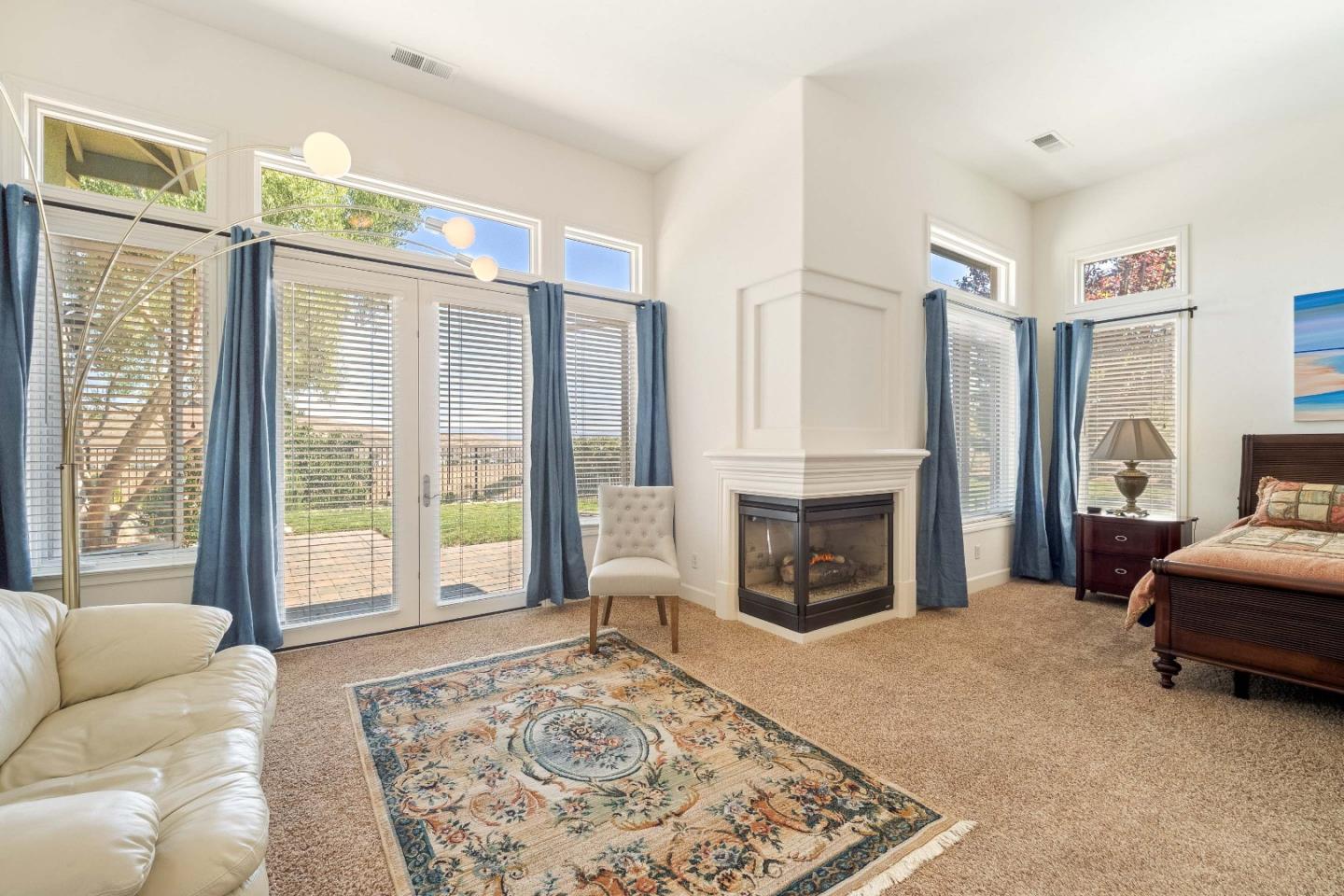 Detail Gallery Image 23 of 46 For 27812 Crowne Point Dr, Salinas,  CA 93908 - 4 Beds | 3/1 Baths