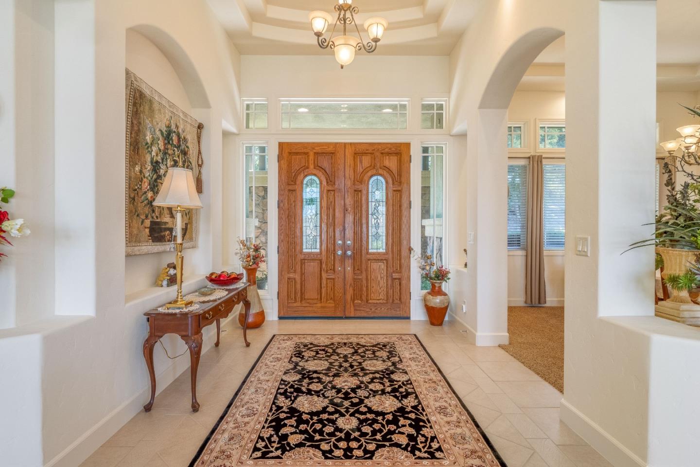 Detail Gallery Image 3 of 46 For 27812 Crowne Point Dr, Salinas,  CA 93908 - 4 Beds | 3/1 Baths